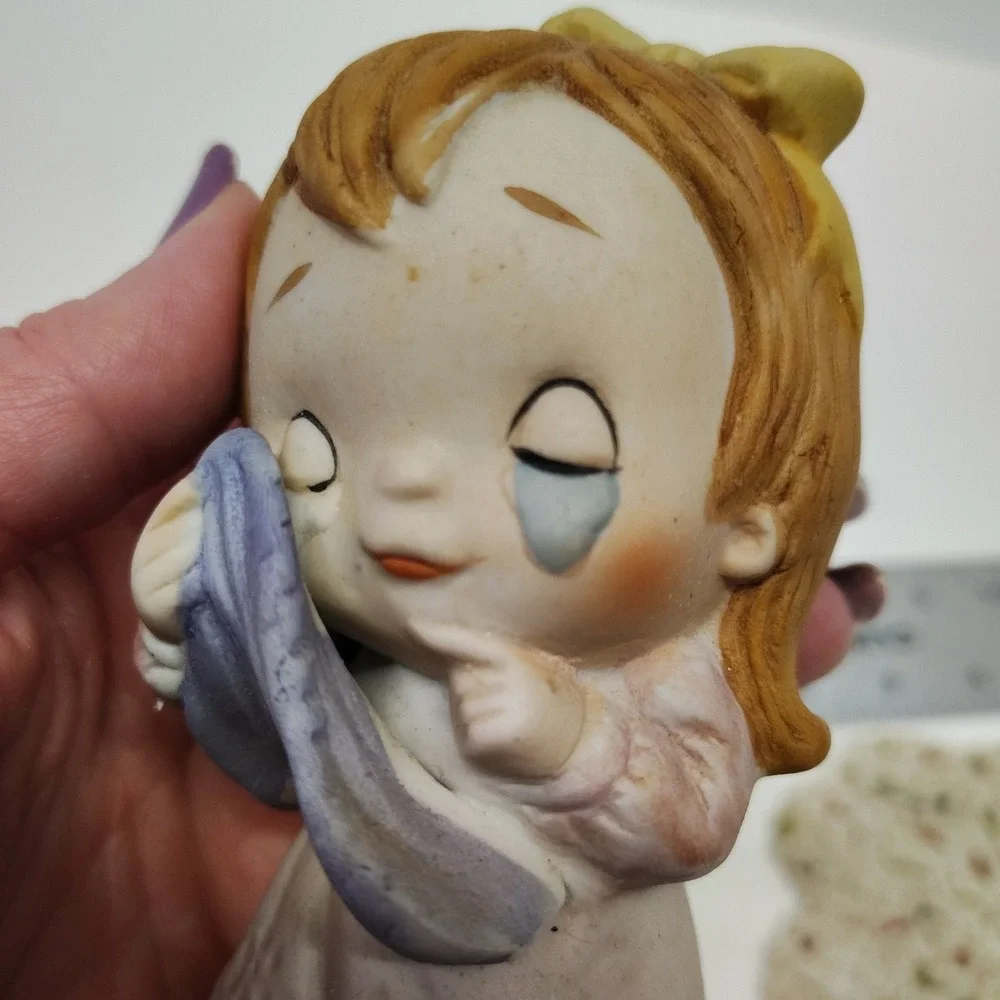 N/A vintage figurine
